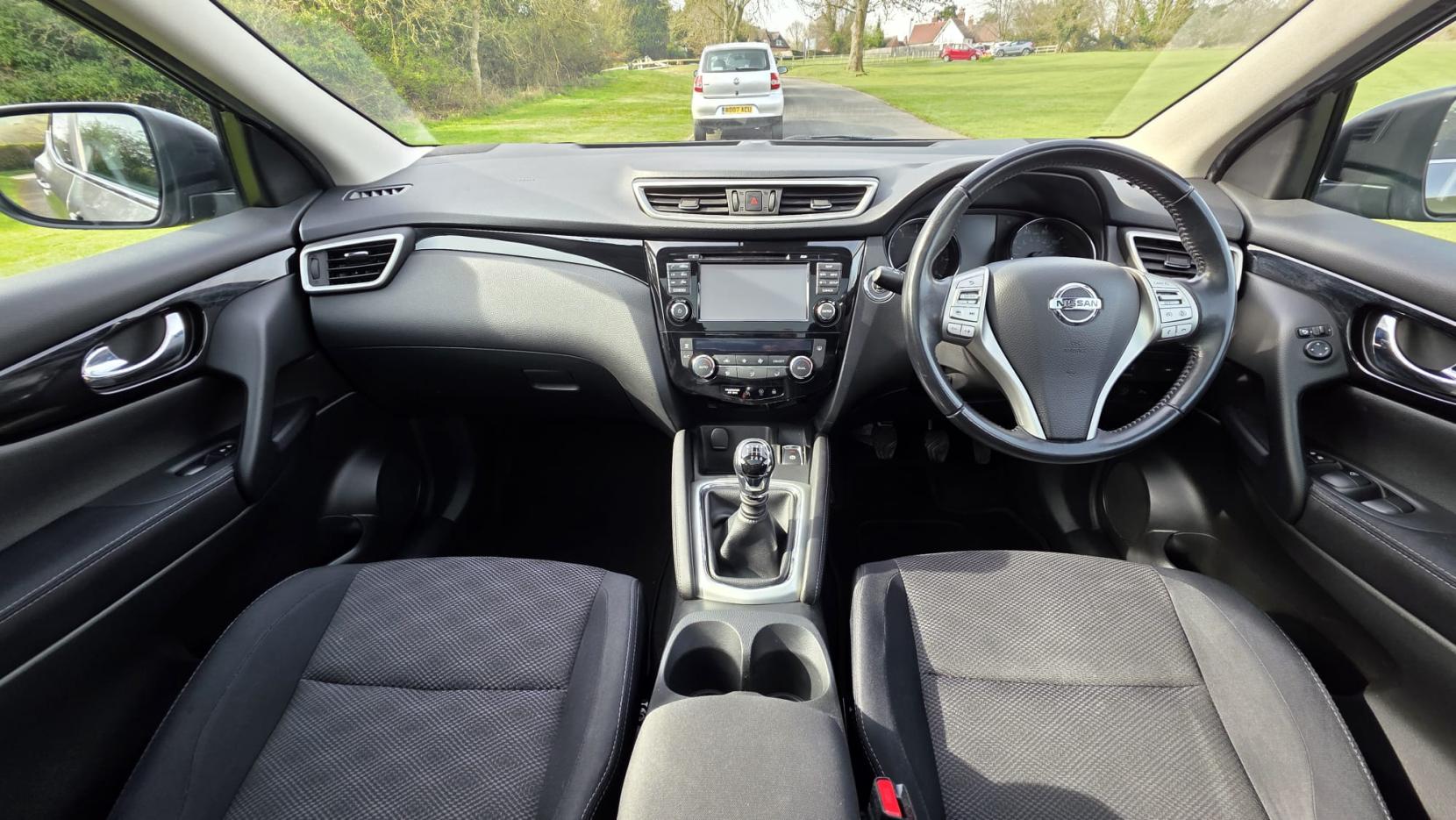 Nissan Qashqai 1.2 DIG-T N-Connecta SUV 5dr Petrol Manual 2WD Euro 6 (s/s) (115 ps)