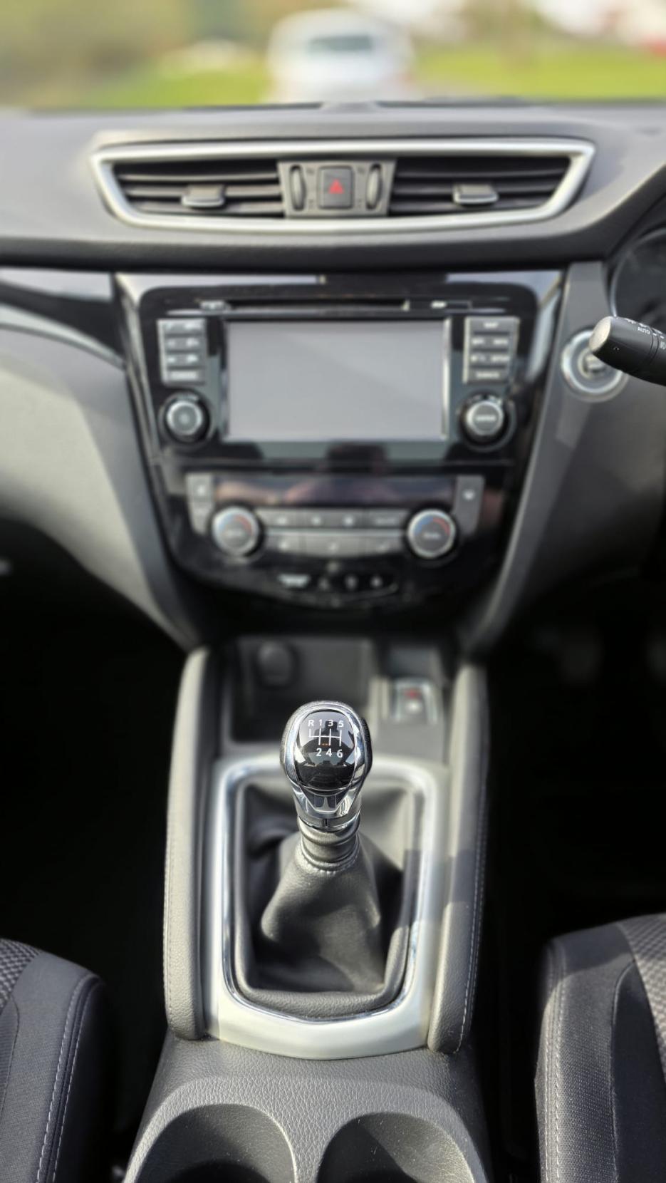 Nissan Qashqai 1.2 DIG-T N-Connecta SUV 5dr Petrol Manual 2WD Euro 6 (s/s) (115 ps)