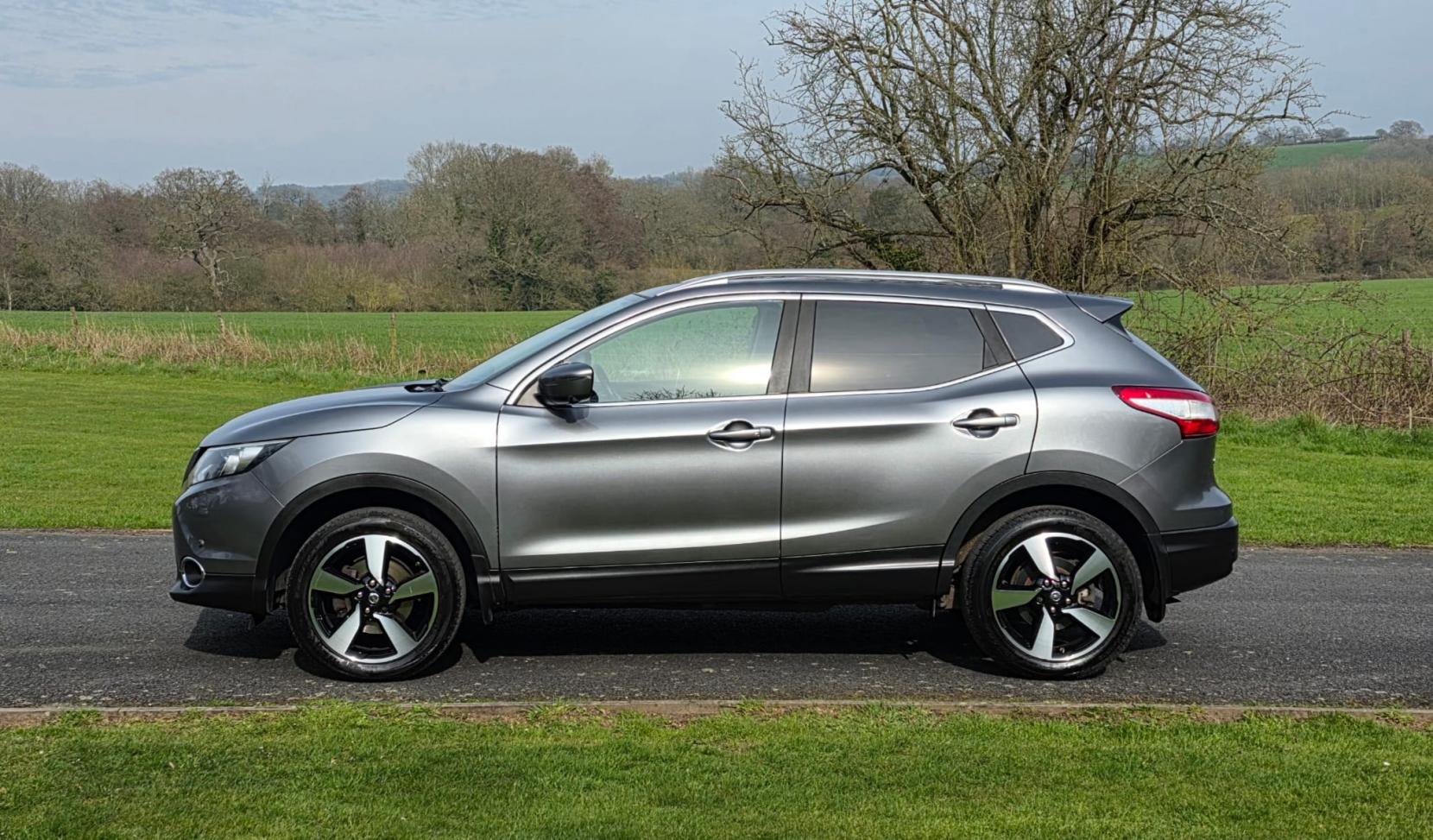 Nissan Qashqai 1.2 DIG-T N-Connecta SUV 5dr Petrol Manual 2WD Euro 6 (s/s) (115 ps)