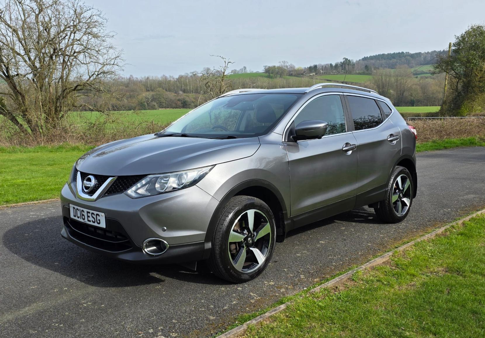 Nissan Qashqai 1.2 DIG-T N-Connecta SUV 5dr Petrol Manual 2WD Euro 6 (s/s) (115 ps)