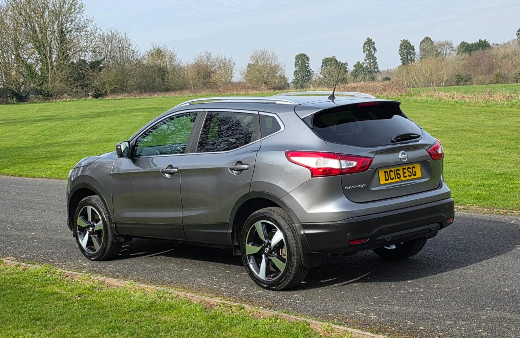 Nissan Qashqai 1.2 DIG-T N-Connecta SUV 5dr Petrol Manual 2WD Euro 6 (s/s) (115 ps)