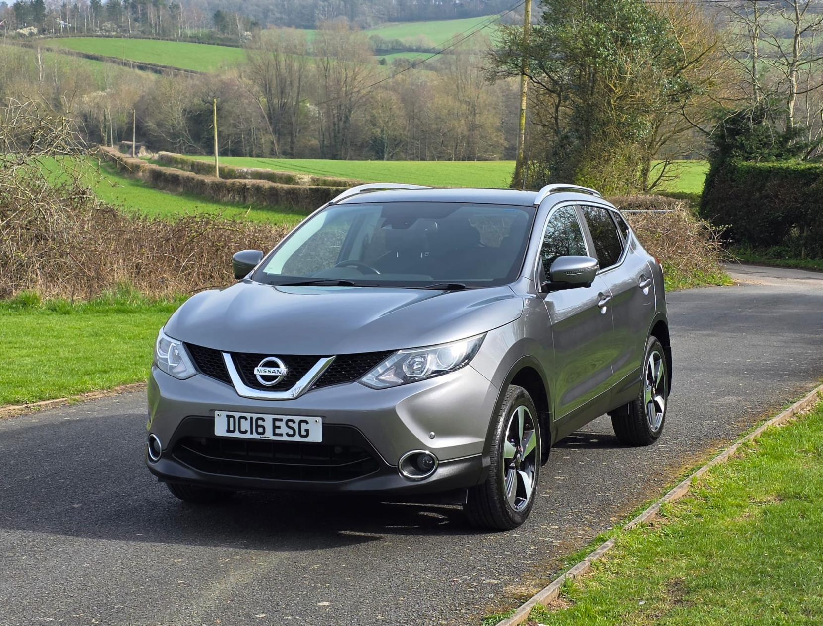 Nissan Qashqai 1.2 DIG-T N-Connecta SUV 5dr Petrol Manual 2WD Euro 6 (s/s) (115 ps)