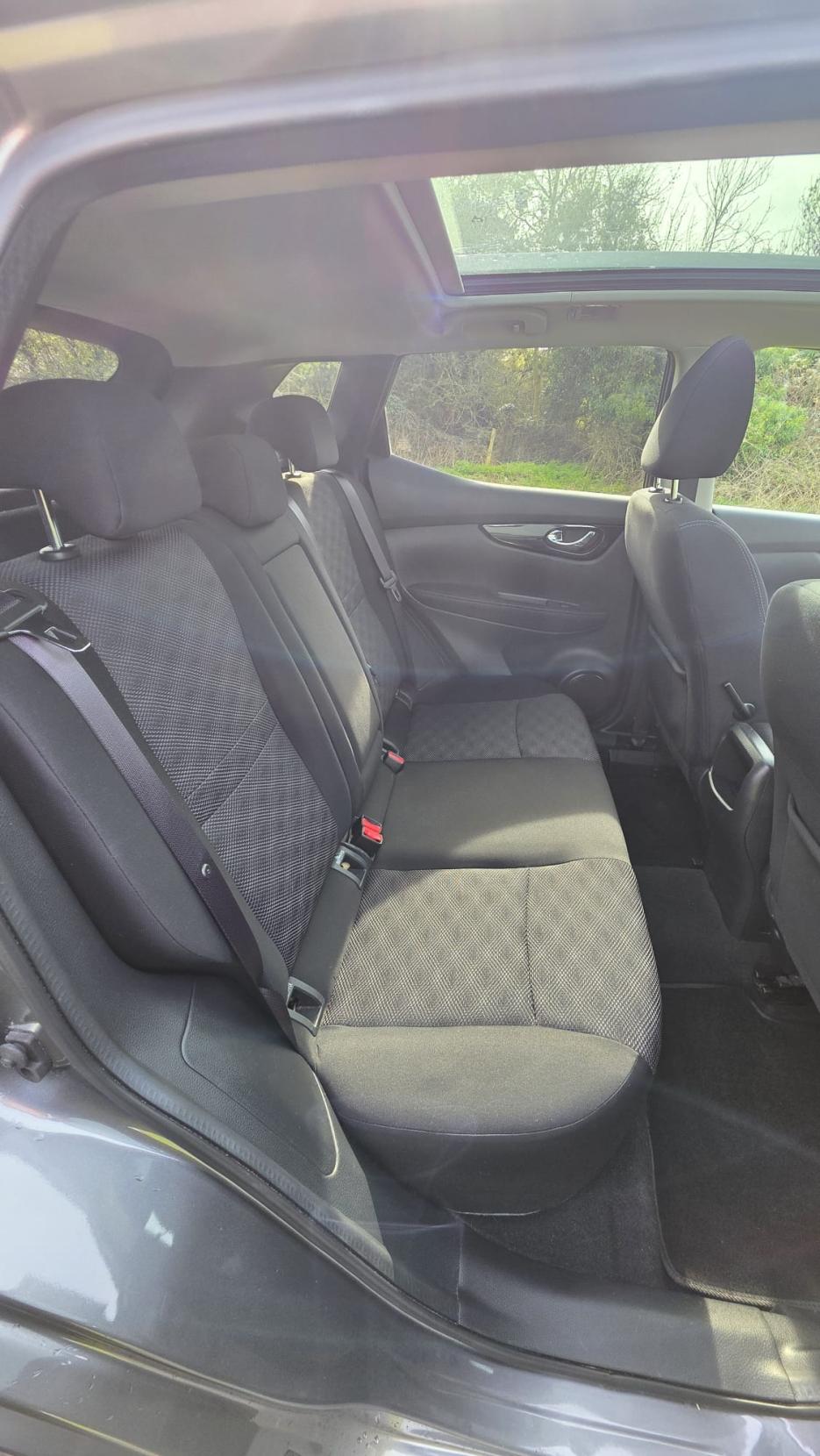 Nissan Qashqai 1.2 DIG-T N-Connecta SUV 5dr Petrol Manual 2WD Euro 6 (s/s) (115 ps)