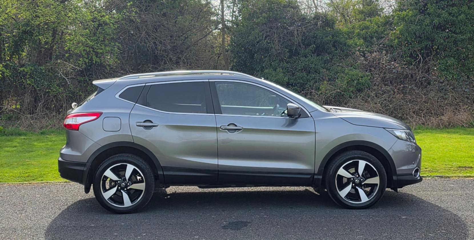 Nissan Qashqai 1.2 DIG-T N-Connecta SUV 5dr Petrol Manual 2WD Euro 6 (s/s) (115 ps)