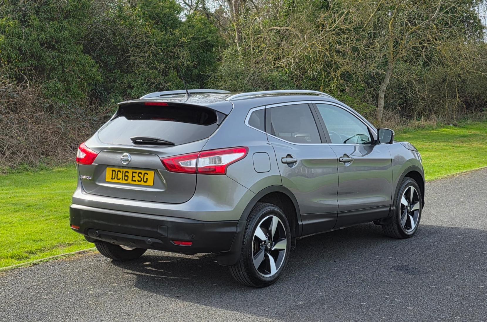 Nissan Qashqai 1.2 DIG-T N-Connecta SUV 5dr Petrol Manual 2WD Euro 6 (s/s) (115 ps)