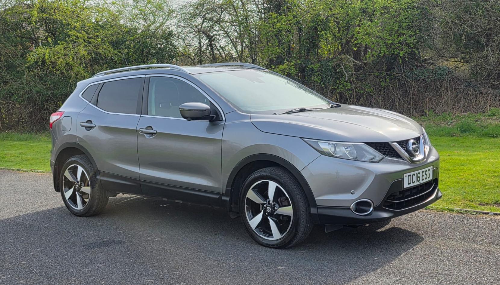 Nissan Qashqai 1.2 DIG-T N-Connecta SUV 5dr Petrol Manual 2WD Euro 6 (s/s) (115 ps)