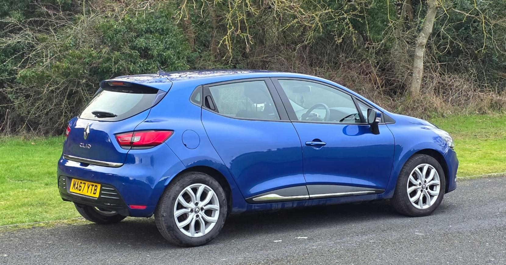 Renault Clio 1.2 16V Dynamique Nav Hatchback 5dr Petrol Manual Euro 6 (75 ps)