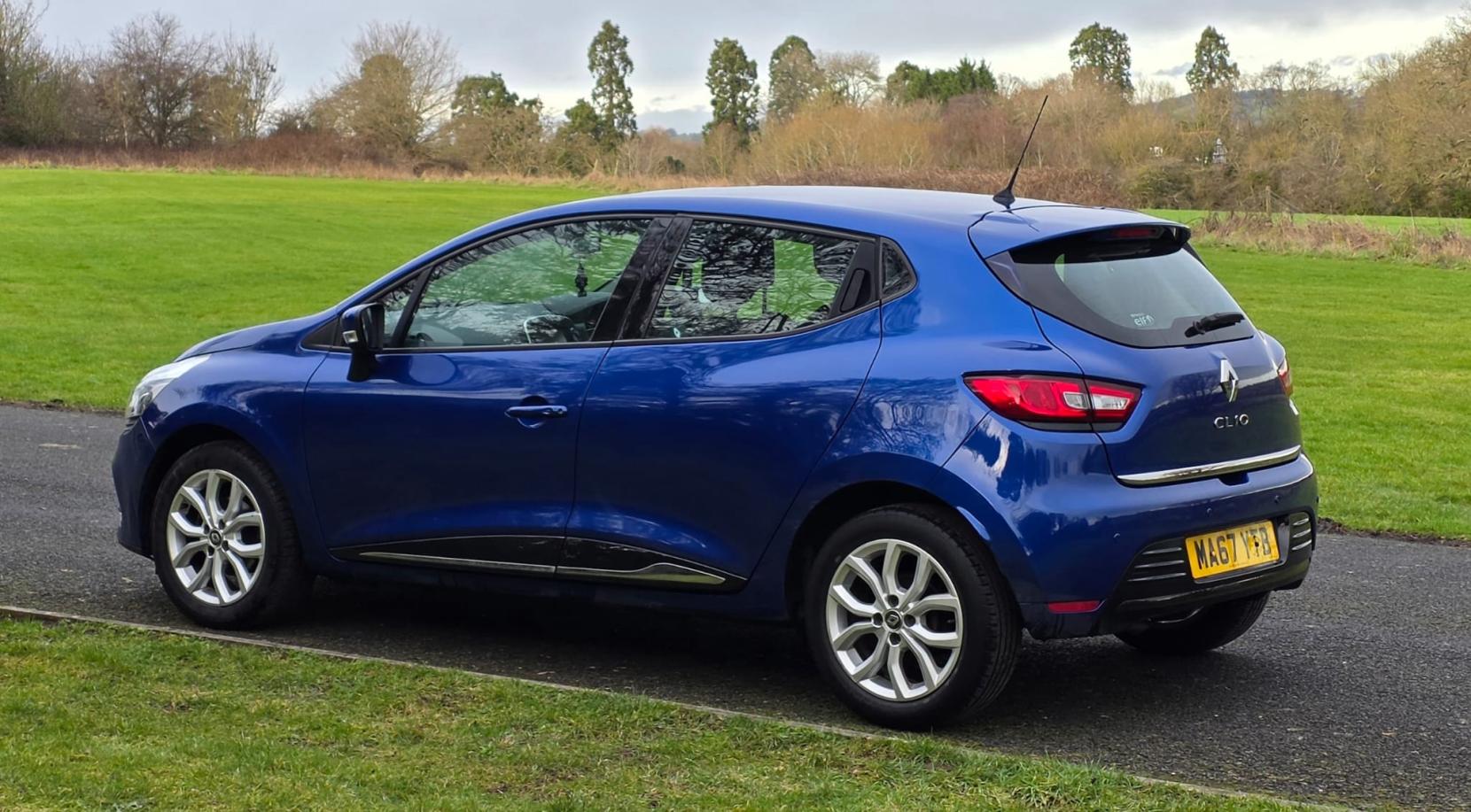 Renault Clio 1.2 16V Dynamique Nav Hatchback 5dr Petrol Manual Euro 6 (75 ps)