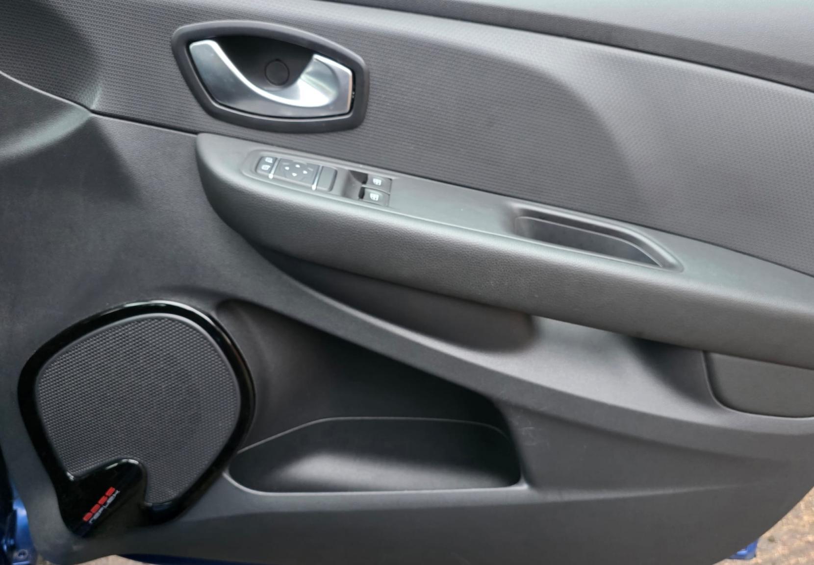 Renault Clio 1.2 16V Dynamique Nav Hatchback 5dr Petrol Manual Euro 6 (75 ps)