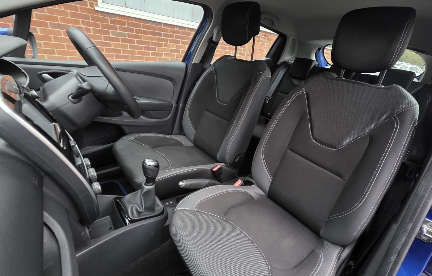 Renault Clio 1.2 16V Dynamique Nav Hatchback 5dr Petrol Manual Euro 6 (75 ps)