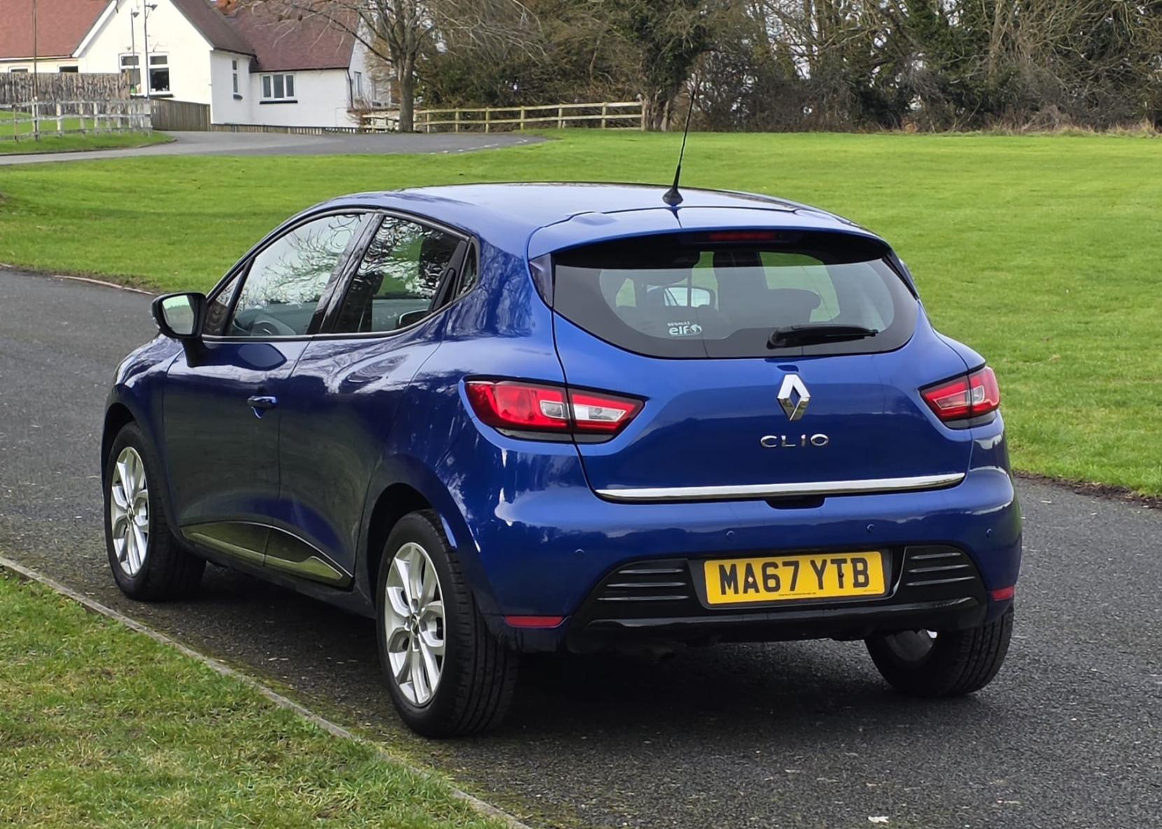 Renault Clio 1.2 16V Dynamique Nav Hatchback 5dr Petrol Manual Euro 6 (75 ps)