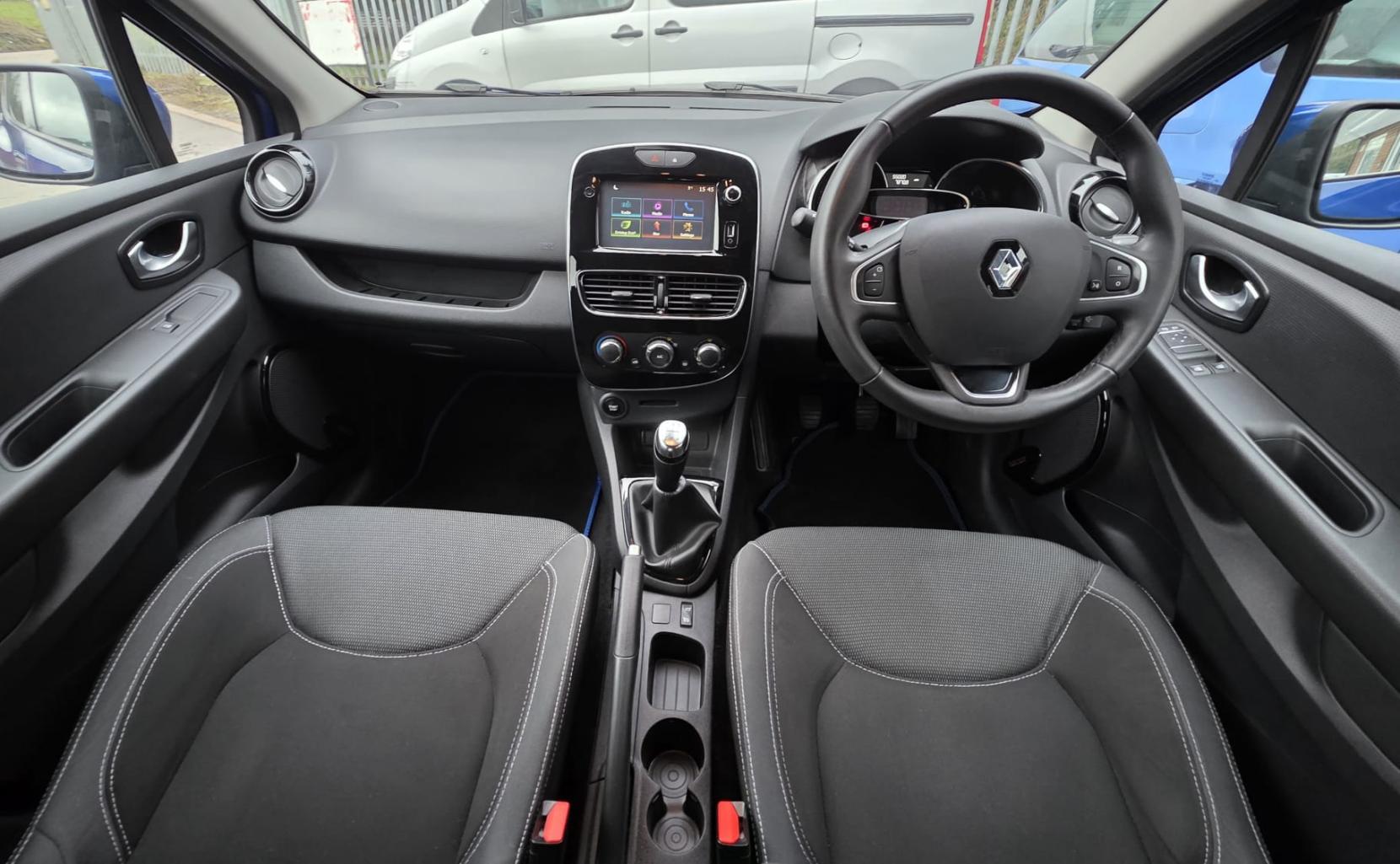 Renault Clio 1.2 16V Dynamique Nav Hatchback 5dr Petrol Manual Euro 6 (75 ps)