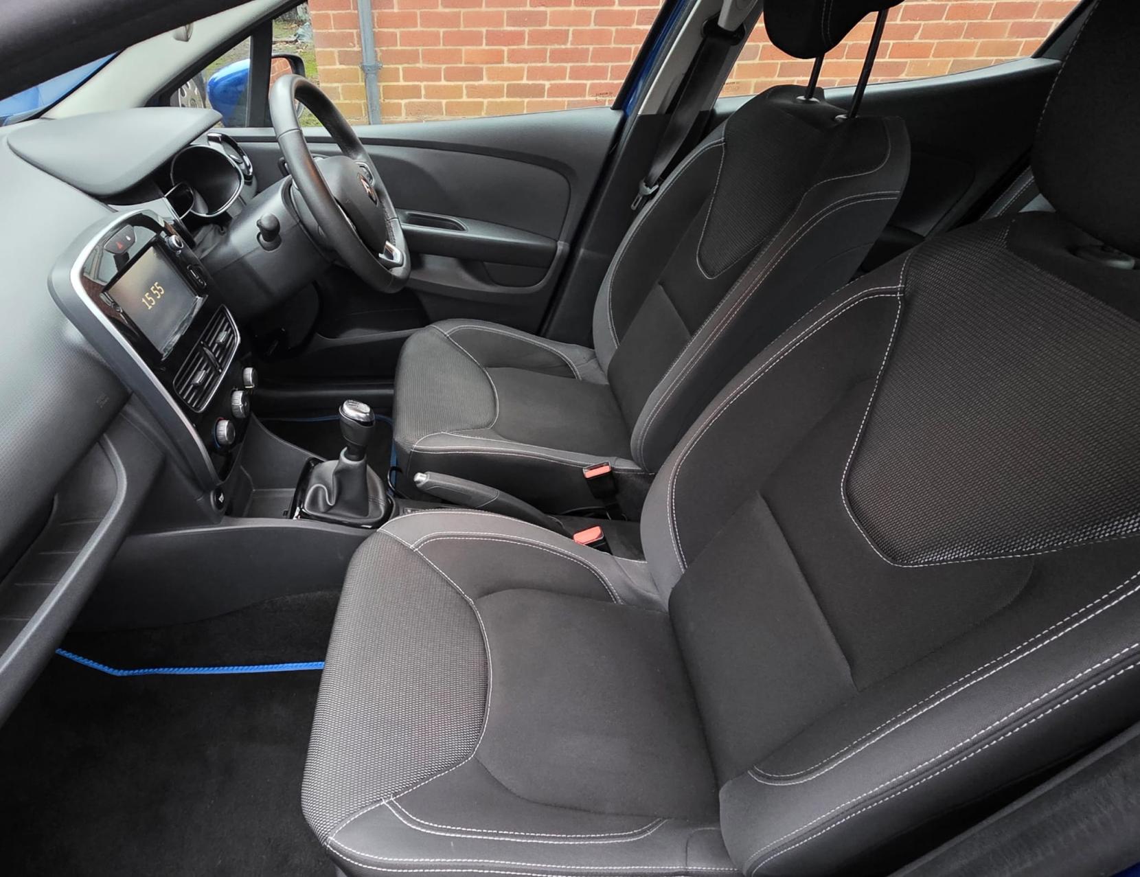 Renault Clio 1.2 16V Dynamique Nav Hatchback 5dr Petrol Manual Euro 6 (75 ps)