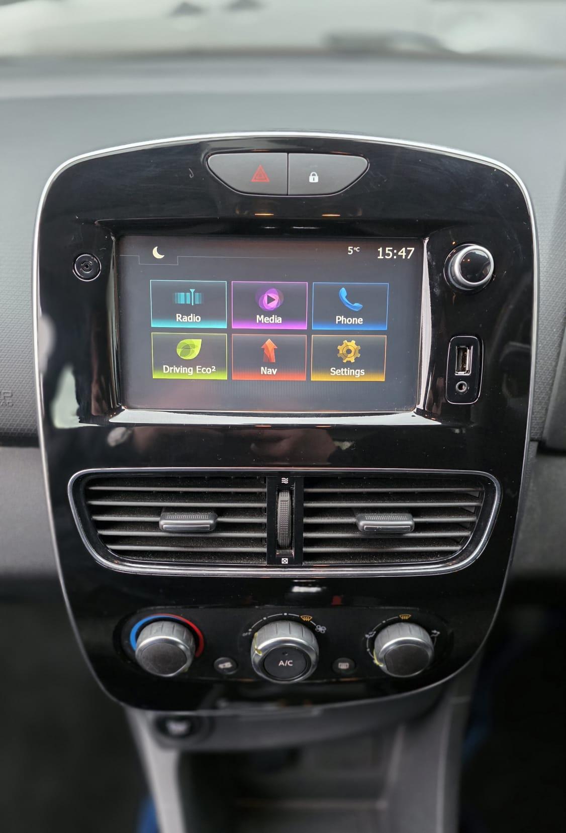 Renault Clio 1.2 16V Dynamique Nav Hatchback 5dr Petrol Manual Euro 6 (75 ps)