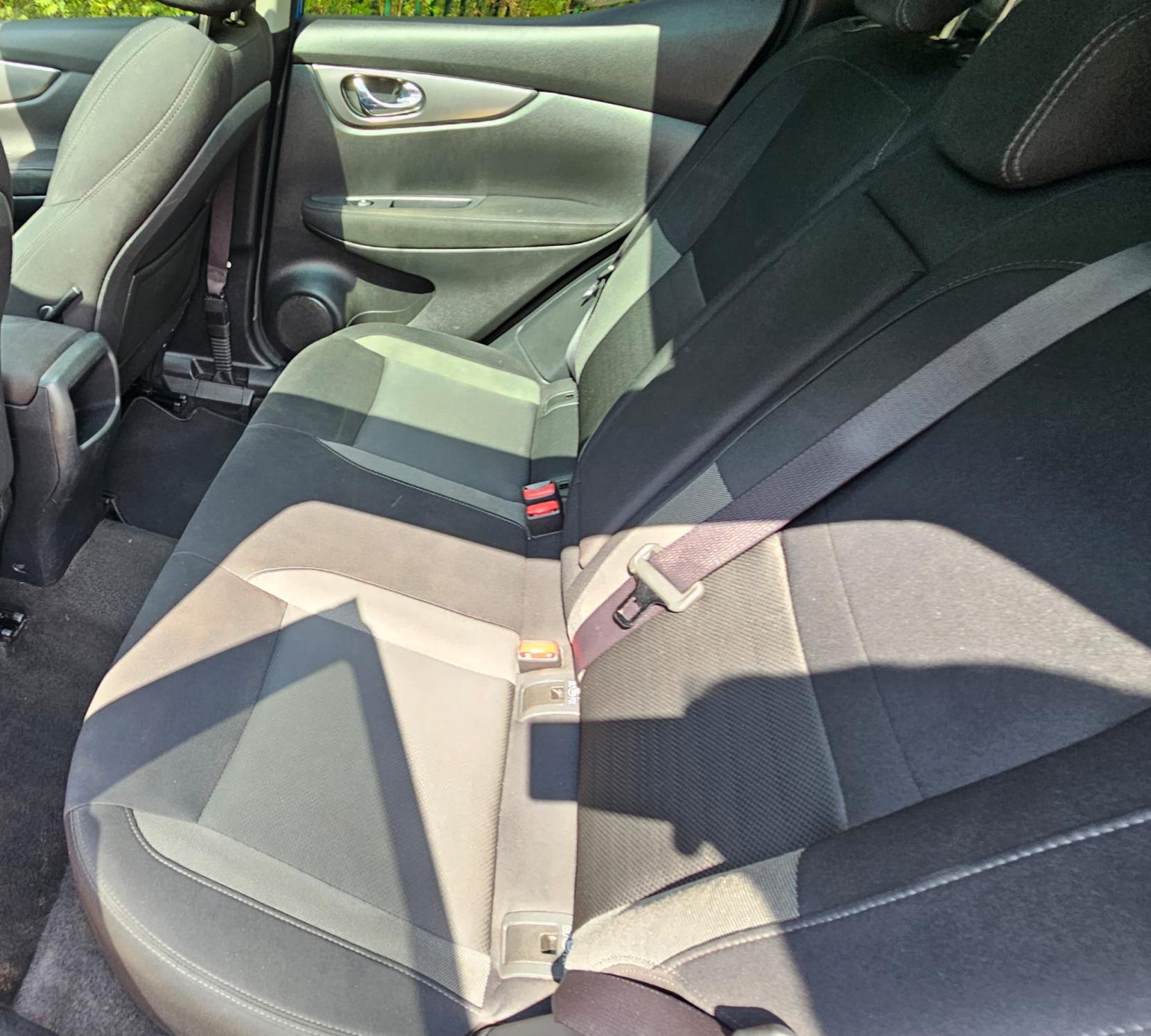 Nissan Qashqai 1.2 DIG-T N-Connecta SUV 5dr Petrol Manual Euro 6 (s/s) (115 ps)